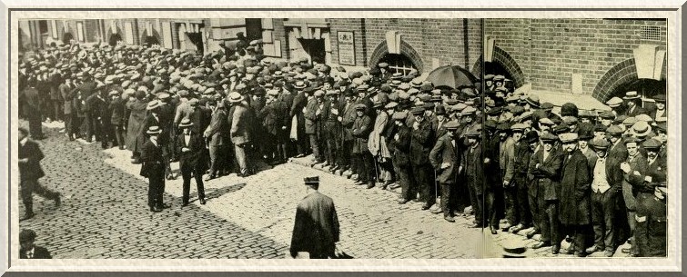 The Whitehall Recruiting Depot besieged by men eager to serve their
country.